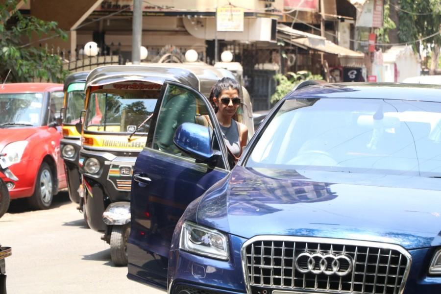 Bollywood actress Nimrat Kaur spotted at Indigo Cafe in Bandra. Nimrat Kaur,actress Nimrat Kaur,Nimrat Kaur spotted at Indigo Cafe,Nimrat Kaur at Indigo Cafe,Nimrat Kaur pics,Nimrat Kaur images,Nimrat Kaur stills,Nimrat Kaur pictures,Nimrat Kaur photos,Nimrat Kaur new pics,Nimrat Kaur new images,Nimrat Kaur new stills
