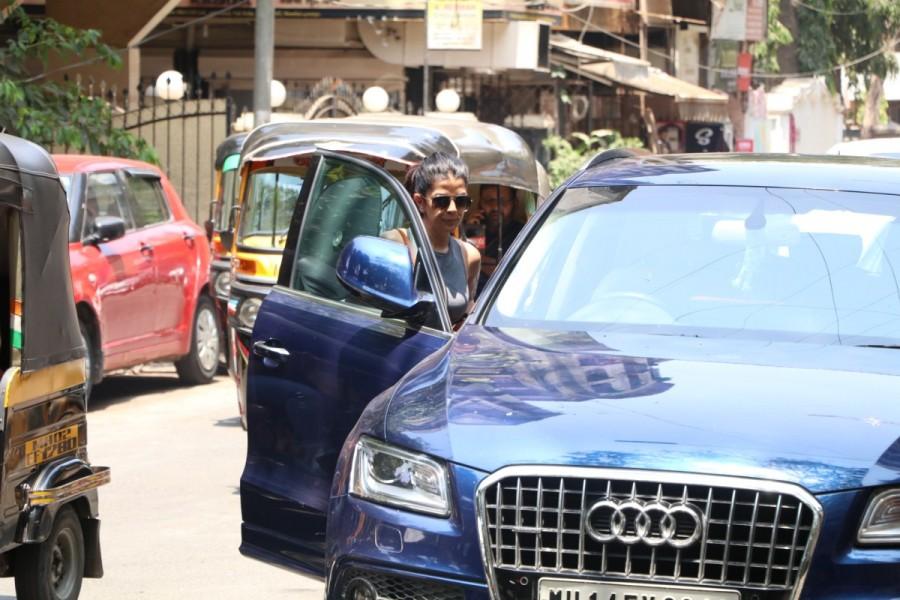 Bollywood actress Nimrat Kaur spotted at Indigo Cafe in Bandra. Nimrat Kaur,actress Nimrat Kaur,Nimrat Kaur spotted at Indigo Cafe,Nimrat Kaur at Indigo Cafe,Nimrat Kaur pics,Nimrat Kaur images,Nimrat Kaur stills,Nimrat Kaur pictures,Nimrat Kaur photos,Nimrat Kaur new pics,Nimrat Kaur new images,Nimrat Kaur new stills
