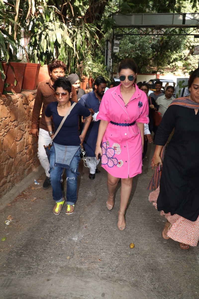 Bollywood actress Parineeti Chopra spotted at Cuckoo club. Ayushman Khurana and Parineeti Chopra,Ayushman Khurana,Parineeti Chopra,Ayushman Khurana spotted at Cuckoo club,Parineeti Chopra spotted at Cuckoo club,Ayushman Khurana at Cuckoo club,Parineeti Chopra at Cuckoo club,Cuckoo club