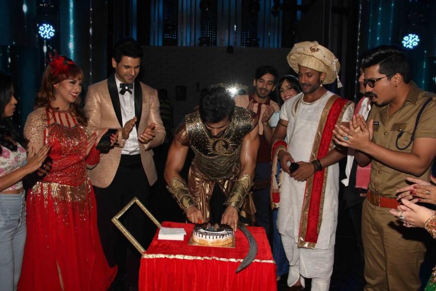 Television actor Karan Tacker during his birthday celebration on the sets of Star Plus TV show Nach Baliye Season 8 in Mumbai on May 9, 2017. Karan Tacker,Television actor Karan Tacker,Karan Tacker birthday,Karan Tacker birthday celebration,Nach Baliye Season 8,Karan Tacker celebrates his birthday