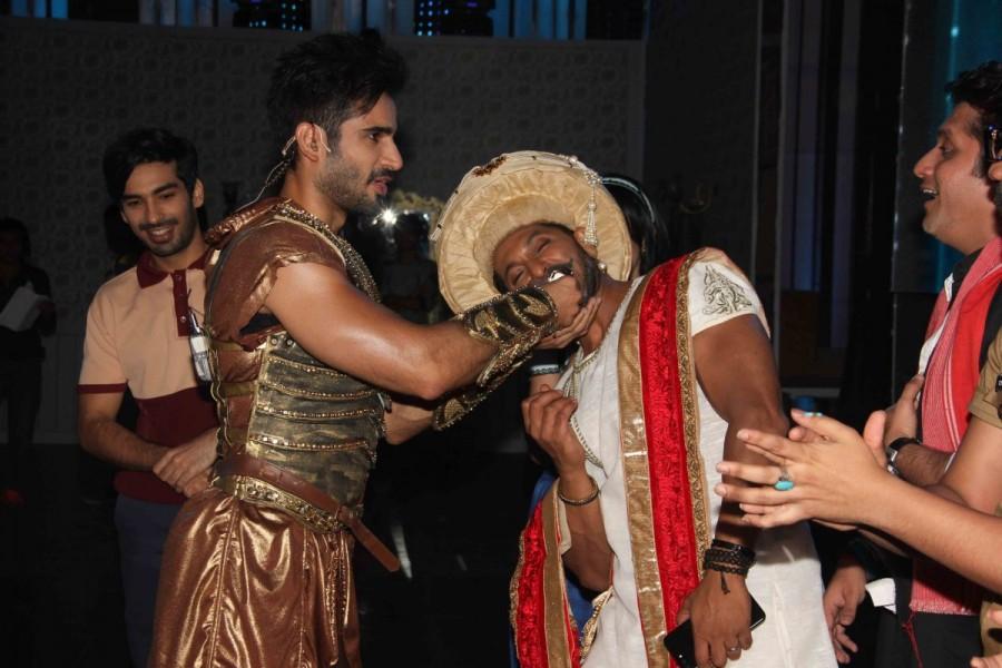 Television actor Karan Tacker during his birthday celebration on the sets of Star Plus TV show Nach Baliye Season 8 in Mumbai on May 9, 2017. Karan Tacker,Television actor Karan Tacker,Karan Tacker birthday,Karan Tacker birthday celebration,Nach Baliye Season 8,Karan Tacker celebrates his birthday