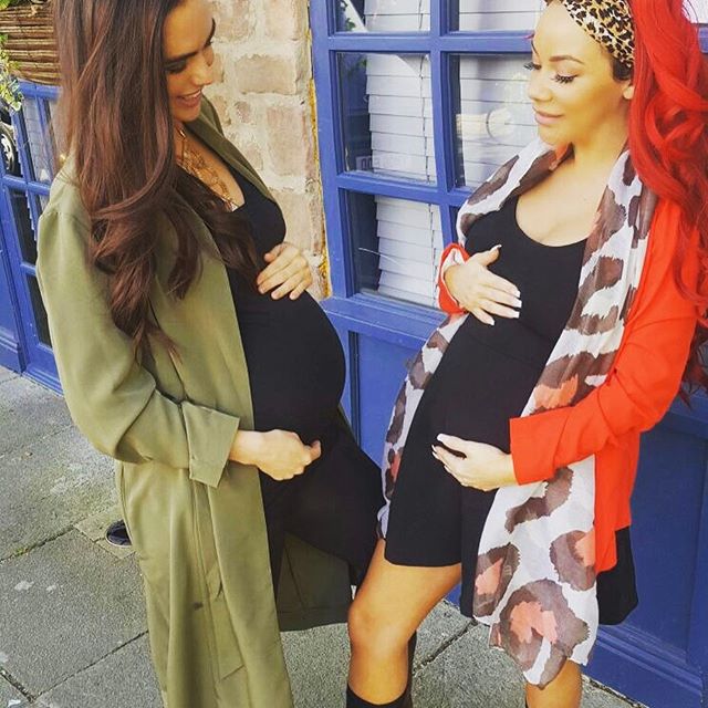 Pregnant Jennifer Metcalfe flaunts her baby bump. Jennifer Metcalfe,Jennifer Metcalfe pregnant,Jennifer Metcalfe baby bump,Jennifer Metcalfe baby bump pics,Jennifer Metcalfe baby bump images,Jennifer Metcalfe baby bump stills,Jennifer Metcalfe baby bump pictures,Jennifer Metcalfe baby bump photos
