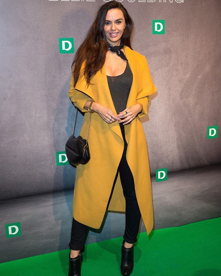 Pregnant Jennifer Metcalfe flaunts her baby bump. Jennifer Metcalfe,Jennifer Metcalfe pregnant,Jennifer Metcalfe baby bump,Jennifer Metcalfe baby bump pics,Jennifer Metcalfe baby bump images,Jennifer Metcalfe baby bump stills,Jennifer Metcalfe baby bump pictures,Jennifer Metcalfe baby bump photos
