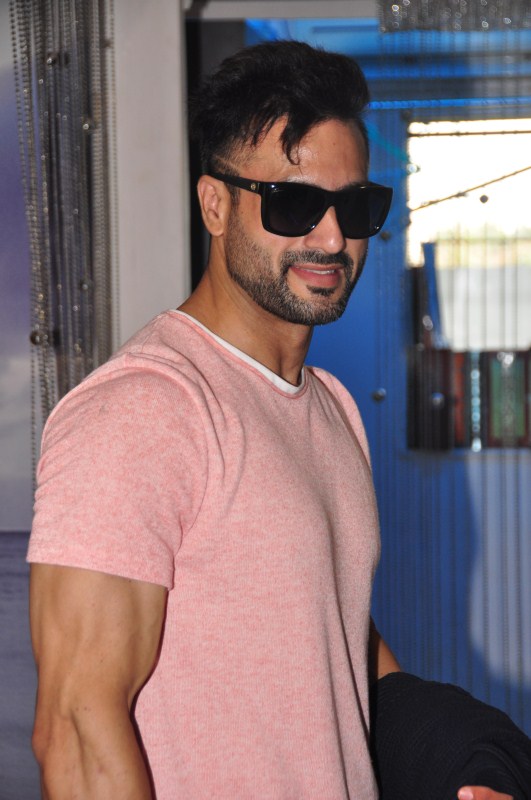 India Men's Physique 2017 Winner Rehaan Raas Dev of Jammu & Kashmir poses at a press conference in Mumbai on May 12, 2017. Rehaan Raas Dev is set to represent India in Mongolia later this month for the Mr Asia 2017 pageant. Rehaan Raas Dev,Mr Asia,Rehaan Raas Dev to represent India at Mr Asia,Mr Asia 2017 pageant,India Men's Physique 2017 Winner,India Men's Physique 2017,India Men's Physique Winner