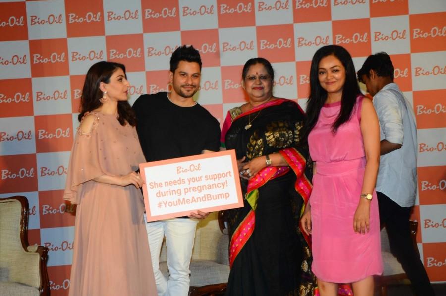 Bollywood actor Kunal Khemu with his wife Soha Ali Khan spotted during the press conference of Bio Oil in Mumbai on May 12, 2017. Soha Ali Khan,Kunal Khemu,Bio Oil press conference,Bio Oil,Kunal Khemu with his wife Soha Ali Khan,Bio Oil press conference pics,Bio Oil press conference images,Bio Oil press conference stills,Bio Oil press conference pictures,Bio Oil press conference pho