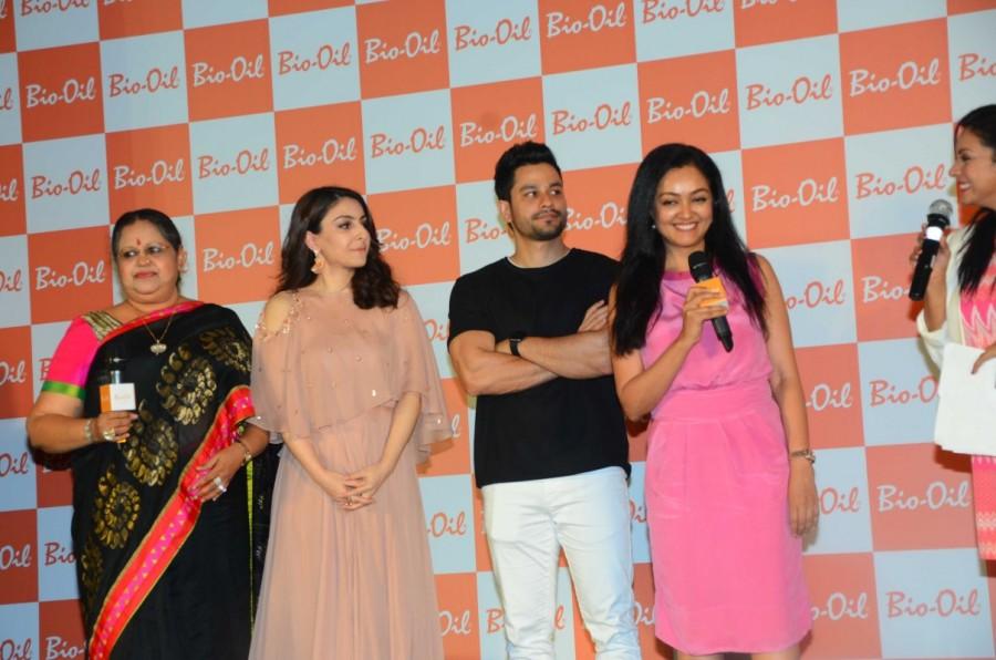 Bollywood actor Kunal Khemu with his wife Soha Ali Khan spotted during the press conference of Bio Oil in Mumbai on May 12, 2017. Soha Ali Khan,Kunal Khemu,Bio Oil press conference,Bio Oil,Kunal Khemu with his wife Soha Ali Khan,Bio Oil press conference pics,Bio Oil press conference images,Bio Oil press conference stills,Bio Oil press conference pictures,Bio Oil press conference pho