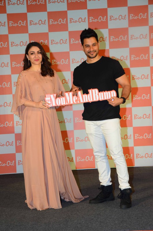 Bollywood actor Kunal Khemu with his wife Soha Ali Khan spotted during the press conference of Bio Oil in Mumbai on May 12, 2017. Soha Ali Khan,Kunal Khemu,Bio Oil press conference,Bio Oil,Kunal Khemu with his wife Soha Ali Khan,Bio Oil press conference pics,Bio Oil press conference images,Bio Oil press conference stills,Bio Oil press conference pictures,Bio Oil press conference pho