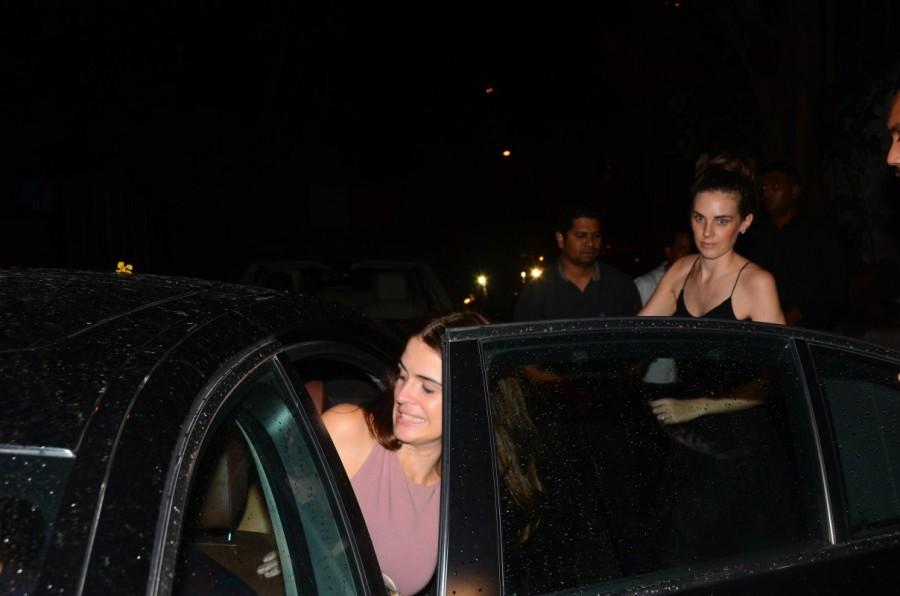 Bollywood actor Aditya Roy Kapur spotted with a mystery woman at Corner House. Aditya Roy Kapur spotted with a mystery woman,Aditya Roy Kapur with a mystery woman,Corner House,Aditya Roy Kapur,actor Aditya Roy Kapur,Aditya Roy Kapur pics,Aditya Roy Kapur images,Aditya Roy Kapur stills,Aditya Roy Kapur pictures