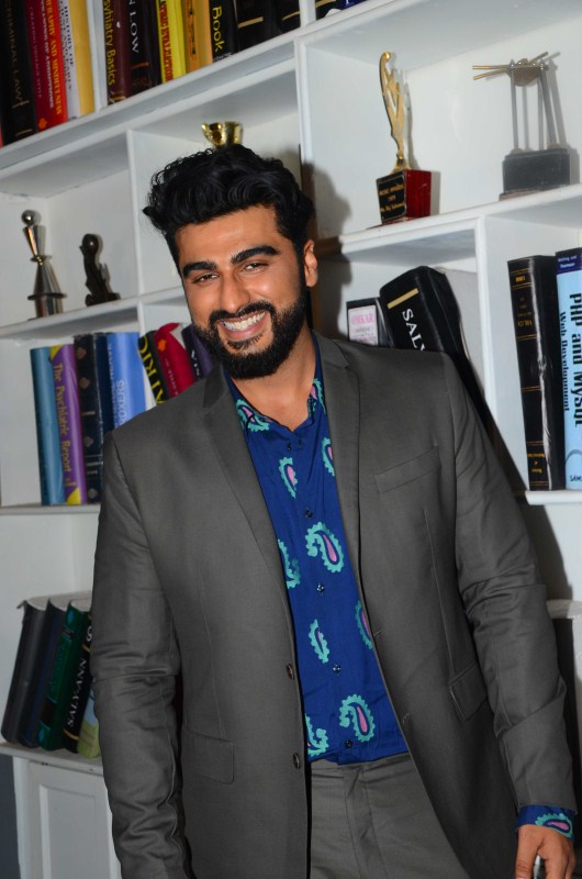 Bollywood actor Arjun Kapoor promotes Half Girlfriend at Filmcity. Arjun Kapoor and Shradha Kapoor,Arjun Kapoor,Shradha Kapoor,Half Girlfriend promotion at Filmcity,Half Girlfriend promotion,Half Girlfriend movie promotion