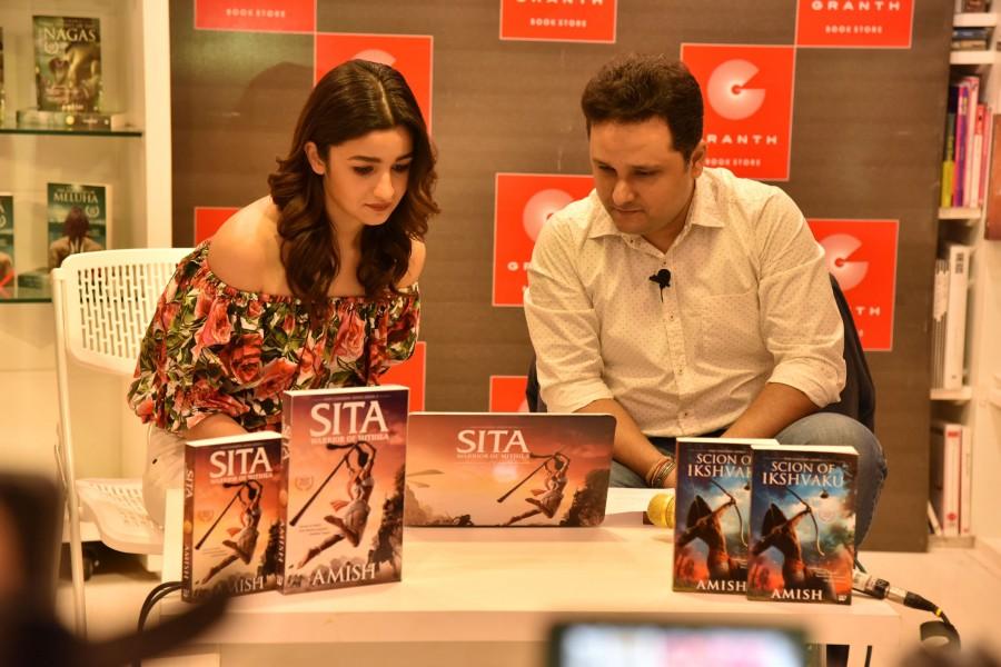 This unique portrayal of Lady Sita has raised anticipation for the book and the new trailer further creates excitement for the readers. Commenting on the trailer for his book, Amish said, ‘I am delighted to have launched this trailer, to give an audio-visual image of Lady Sita the way She is in my book. And I am equally delighted that Alia, a strong woman achiever who has balanced commercial cinema with social messages, graced this event to launch the trailer.’ Amish,Alia Bhatt,Alia Bhatt launches Sita - Warrior of Mithila,Sita - Warrior of Mithila,Sita - Warrior of Mithila book,Alia Bhatt pics,Alia Bhatt images,Alia Bhatt stills,Alia Bhatt pictures