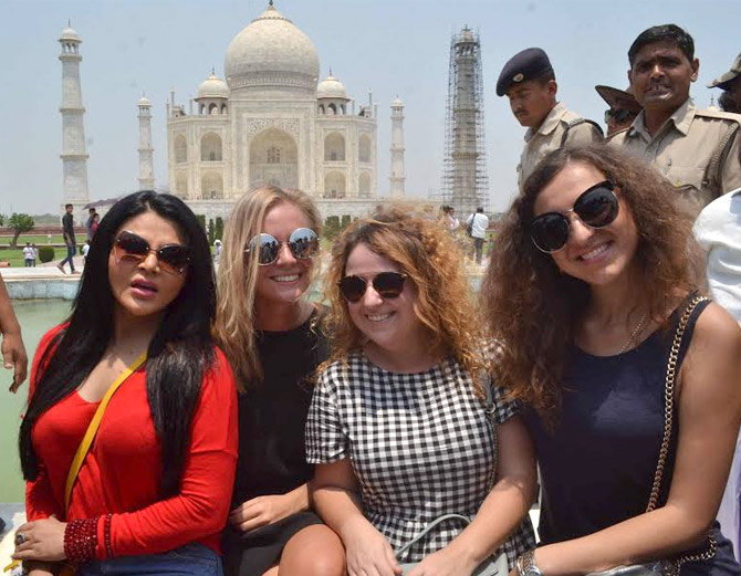 Bollywood Actress Rakhi Sawant visits Taj Mahal in Agra on May 13, 2017. Rakhi Sawant,actress Rakhi Sawant,Rakhi Sawant visits Taj Mahal,Taj Mahal,Rakhi Sawant new pics,Rakhi Sawant new images,Rakhi Sawant new stills,Rakhi Sawant new pictures,Rakhi Sawant new photos