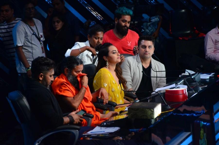 Bollywood choreographer Terence Lewis, Yoga guru Baba Ramdev, actor Sonakshi Sinha and filmmaker Mohit Suri, on the sets of Star Plus TV show Nach Baliye Season 8 in Mumbai on May 16, 2017. Choreographer Terence Lewis,Terence Lewis,Yoga guru Baba Ramdev,Baba Ramdev,Sonakshi Sinha,actress Sonakshi Sinha,filmmaker Mohit Suri,Mohit Suri,Nach Baliye Season 8,Nach Baliye 8,Star Plus TV show
