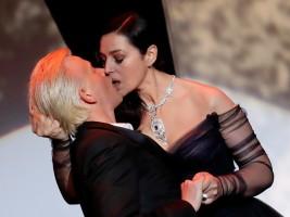 Cannes 2017,Cannes,Cannes film festival,Cannes film festival 2017,Monica Bellucci,Monica Bellucci kisses Alex Lutz,Alex Lutz,Monica Bellucci awkward kiss,70th annual film festival