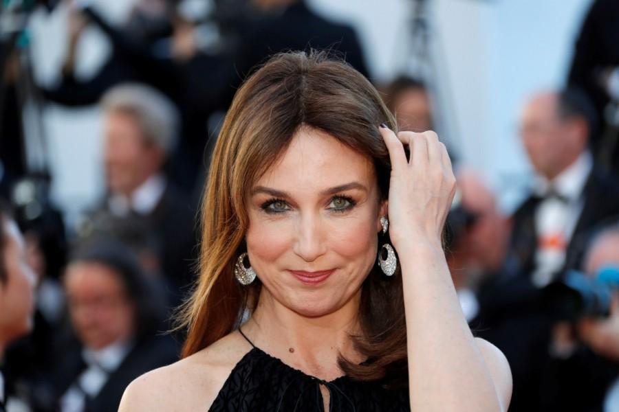 Elsa Zylberstein poses on the red carpet during the opening ceremony and screening of the film "Les fantomes d'Ismael" (Ismael's Ghosts) out of competition. REUTERS/Regis Duvingau. Best of Cannes Film Festival 2017,Best of Cannes Film Festival,French Riviera,Film Festival,Cannes Film Festival