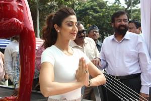 Shilpa Shetty,Shilpa Shetty unveils Yoga statue,Shilpa Shetty Yoga statue,Yoga statue,Shilpa Shetty yoga,Shilpa Shetty hot pics,Shilpa Shetty hot images,Shilpa Shetty hot stills,Shilpa Shetty hot pictures,Shilpa Shetty hot photos