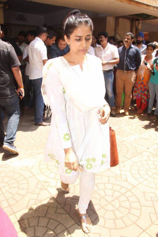 Reema's funeral is likely to be performed later Thursday evening near her home in Andheri west, the family sources indicated. Aamir Khan,Kiran Rao,Reema Lagoo,Reema Lagoo funeral,reema lagoo dead,actress Reema Lagoo,Reema Lagoo funeral pics,Reema Lagoo funeral images,Reema Lagoo funeral stills,Reema Lagoo funeral pictures,Reema Lagoo funeral phots,Kajol