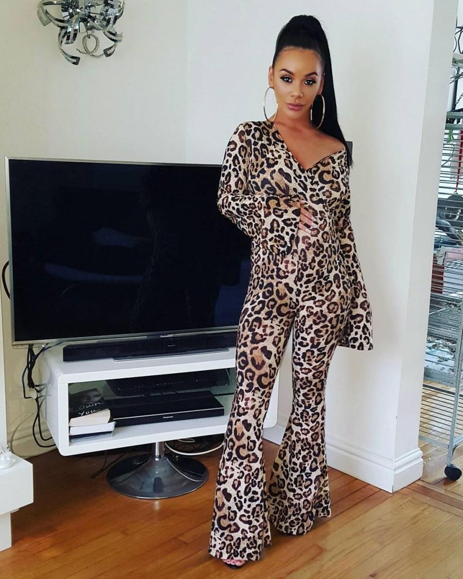 Pregnant Chelsee Healey flaunts her blossoming baby bump. Chelsee Healey,Chelsee Healey baby bump,Pregnant Chelsee hot pics,Pregnant Chelsee hot images,Pregnant Chelsee hot stills,Pregnant Chelsee hot photos,Pregnant Chelsee hot pictures,Pregnant Chelsee bikini,Pregnant Chelsee bikini pics,Pregnant Chelsee bikin