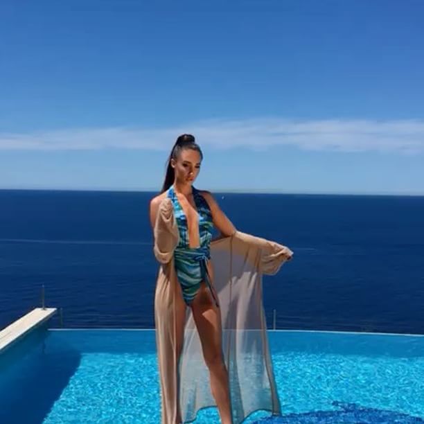 Megan McKenna flaunts her cleavage in swimsuit. Megan McKenna hot pics,Megan McKenna hot images,Megan McKenna hot stills,Megan McKenna hot photos,Megan McKenna hot pictures,Megan McKenna bikini,Megan McKenna bikini pics,Megan McKenna bikini images,Megan McKenna bikini stills,Megan McKenna bikini pictur