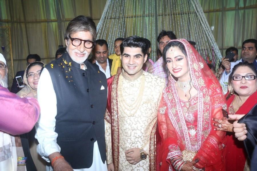 Bollywood Actor Amitabh Bachchan at actor Ali Khan's daughter wedding reception in Mumbai on May 19, 2017. Amitabh Bachchan,actor Amitabh Bachchan,Ali Khan,Ali Khan daughter wedding reception,Ali Khan daughter wedding reception pics,Ali Khan daughter wedding reception images,Ali Khan daughter wedding reception stills,Ali Khan daughter wedding reception picture
