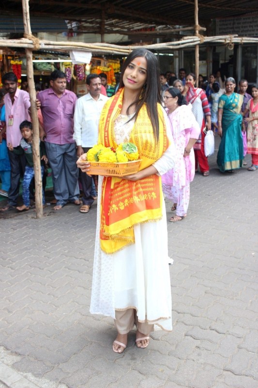 Bollywood actress Poonam Pandey visits Siddhivinayak temple in Mumbai on May 19, 2017. Poonam Pandey,actress Poonam Pandey,Poonam Pandey visits Siddhivinayak Temple,Siddhivinayak Temple,Poonam Pandey new pics,Poonam Pandey new images,Poonam Pandey new stills,Poonam Pandey new pictures,Poonam Pandey new photos