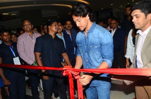 Bollywood actor Tiger Shroff launches Lifestyle & Home Centre stores in Seawoods Grand Central Mall, Navi Mumbai.
