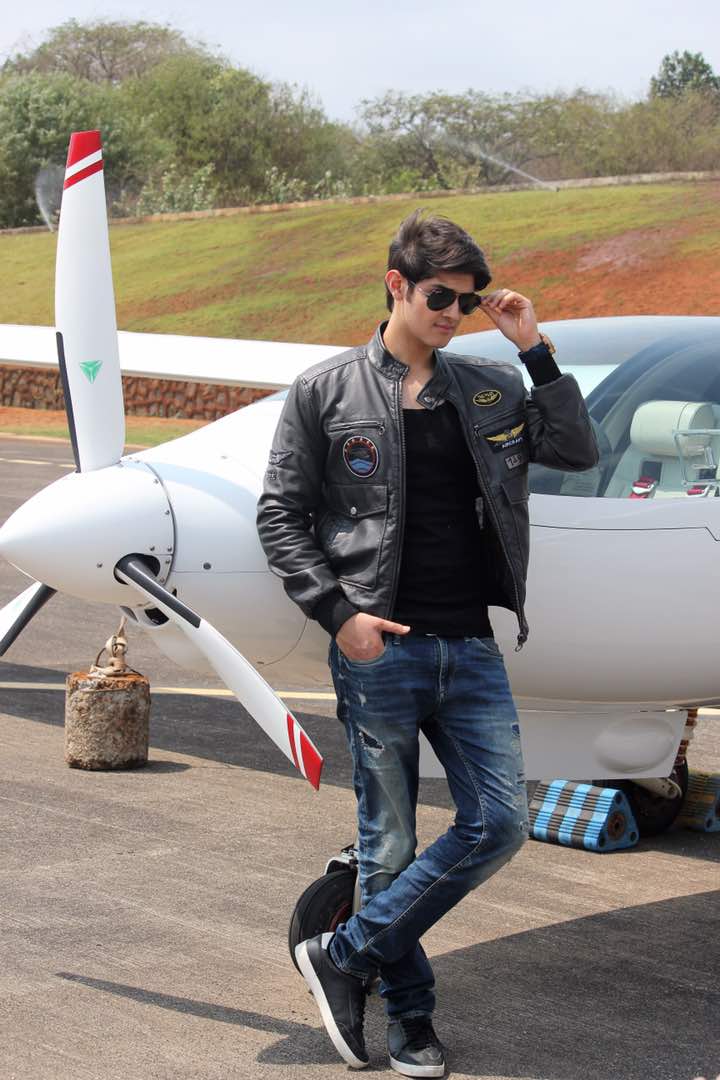 The actor we hear was offered both Nach Baliye and Khatron Ke Khiladi but Rohan is not keen on doing another reality show again since he just got out of the Bigg Boss house. Rohan Mehra,Rohan Mehra is flying high,Rohan Mehra flying high,Bigg Boss,Actor Rohan Mehra,Rohan Mehra pics,Rohan Mehra images,Rohan Mehra stills,Rohan Mehra pictures,Rohan Mehra photos