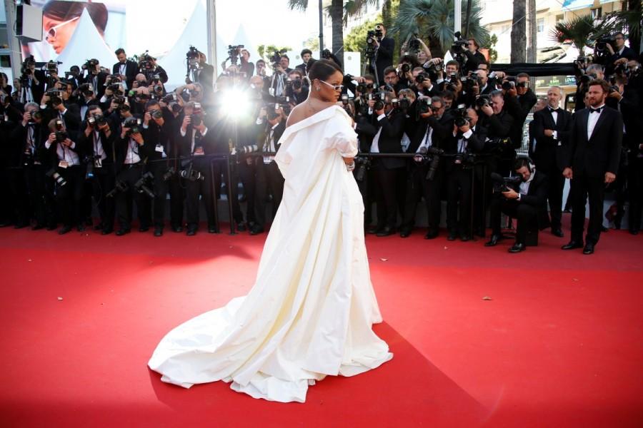 Cannes film festival 2017: Singer Rihanna looks stunning as she walks the Red Carpet. Cannes 2017,Rihanna,Rihanna at Cannes,Rihanna at Cannes 2017,Rihanna at Cannes film festival 2017,Rihanna at Cannes film festival,Cannes film festival,Cannes film festival 2017,Rihanna hot pics,Rihanna hot images,Rihanna hot stills,Rihanna hot photos,Riha