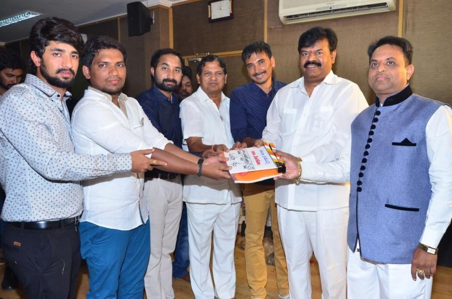 Ra Ra Venugopala movie launched event held at Hyderabad. Celebs like Vijay, Krishna, Swetha, Joshua Batla, Vasu, Pratani Ramakrishna Goud, Sai Venkat, Tummalapalli Rama Satyanarayana and others graced the event. Ra Ra Venugopala,Ra Ra Venugopala movie launch,Ra Ra Venugopala movie launch pics,Ra Ra Venugopala movie launch images,Ra Ra Venugopala movie launch stills,Ra Ra Venugopala movie launch pictures,Ra Ra Venugopala movie launch photos,Vijay,Krishna,Swetha,Jo