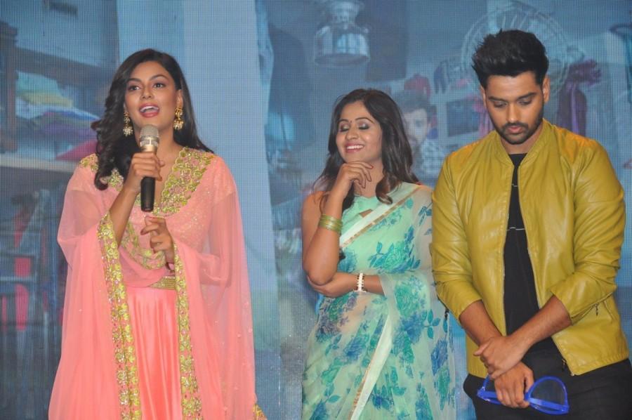Telugu movie Fashion Designer S/o Ladies Tailor Pre Release Function held at Hyderabad. Celebs like Sumanth Ashwin, Vamsi, Anisha Ambrose, Madhura Sreedhar Reddy, Mani Sharma, Tanikella Bharani, VV Vinayak, Priyadarshi Pulikonda, Tammareddy Bharadwaja, Shyam Prasad Reddy, Vijay Devarakonda, Bekkem Venugopal, B Gopal, Sridhar Lagadapati and others graced the event. Fashion Designer S/o Ladies Tailor,Fashion Designer S/o Ladies Tailor Pre Release Function,Sumanth Ashwin,Vamsi,Anisha Ambrose,Madhura Sreedhar Reddy,Mani Sharma,Tanikella Bharani,VV Vinayak,Priyadarshi Pulikonda,Tammareddy Bharadwaja,Shyam Prasad Reddy
