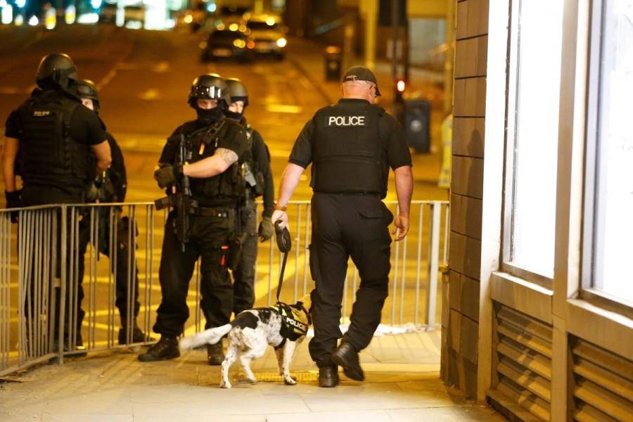 A blast at a concert in the northern English city of Manchester where U.S. singer Ariana Grande had been performing left an unknown number of people dead and injured, police said. Deadly blast at Manchester Ariana Grande concert,blast at Manchester Ariana Grande concert,blast at Manchester Ariana,singer Ariana Grande,Ariana Grande,Manchester,blast ay Manchester,Manchester blast