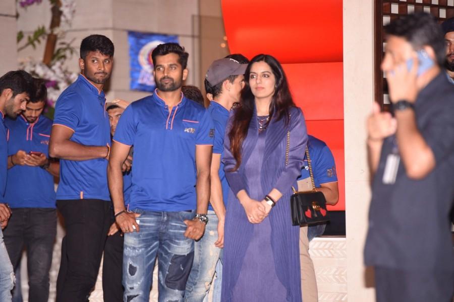 Vinay Kumar of the Mumbai Indians during the party organised to celebrates Mumbai Indians victory in the Indian Premier League (IPL) 2017 in Mumbai on May 22, 2017. Nita Ambani,Amitabh Bachchan,Kiran More,Sachin Tendulkar,Anjali Tendulkar,Mukesh Ambani,Vidhu Vinod Chopra,Mumbai Indians' Trophy Celebrations,Mumbai Indians