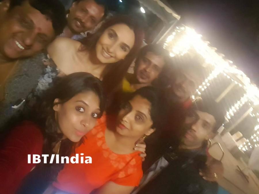Sandalwood mass queen Ragini Dwivedi celebrated her birthday with her closest friends at her residence in Judicial layout. Ragini Dwivedi,Ragini Dwivedi birthday celebration,Ragini Dwivedi birthday celebration pics,Ragini Dwivedi birthday celebration images,Ragini Dwivedi birthday celebration stills,Ragini Dwivedi birthday celebration pictures,Ragini Dwivedi birthday celebrat