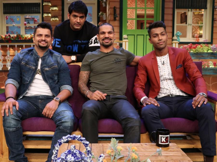 Kapil Sharma poses with Suresh Raina, Shikhar Dhawan & Hardik Pandya on The Kapil Sharma Show. Suresh Raina,Shikhar Dhawan,Hardik Pandya,The Kapil Sharma Show