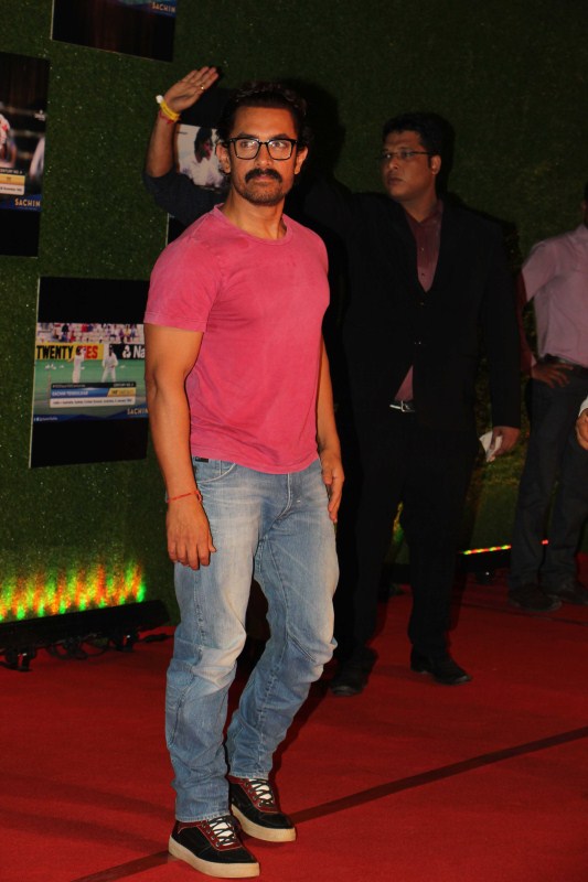 Former Indian cricket player Sachin Tendulkar, Anjali Tendulkar and Bollywood actor Aamir Khan during the premiere of film Sachin: A Billion Dreams in Mumbai on May 24, 2017. Aamir Khan,Sharukh Khan,Ranveer Singh,Sachin: A Billion Dreams premiere show,Sachin: A Billion Dreams,Sachin: A Billion Dreams premiere show pics,Sachin: A Billion Dreams premiere show images,Sachin: A Billion Dreams premiere show stills,Sachin: A Billion
