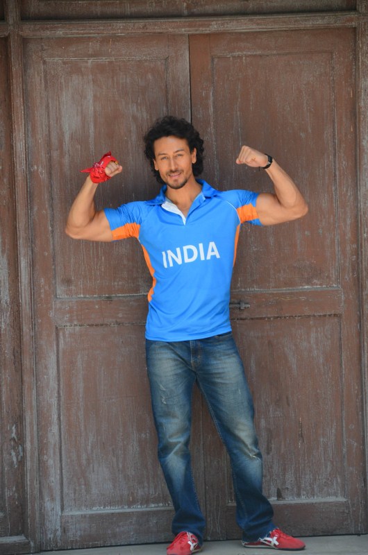 Bollywood actor Tiger Shroff spotted at Filmistan Studio in Mumbai on May 24, 2017. Tiger Shroff,actor Tiger Shroff,Tiger Shroff spotted at Filmistan Studio,Tiger Shroff at Filmistan Studio,Tiger Shroff pics,Tiger Shroff images,Tiger Shroff stills,Tiger Shroff pictures,Tiger Shroff photos
