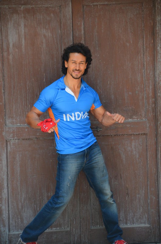 Bollywood actor Tiger Shroff spotted at Filmistan Studio in Mumbai on May 24, 2017. Tiger Shroff,actor Tiger Shroff,Tiger Shroff spotted at Filmistan Studio,Tiger Shroff at Filmistan Studio,Tiger Shroff pics,Tiger Shroff images,Tiger Shroff stills,Tiger Shroff pictures,Tiger Shroff photos