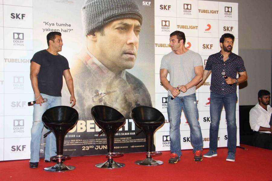 Bollywood actor Salman Khan, filmmaker Kabir Khan and actor Sohail Khan during the trailer launch of film Tubelight, in Mumbai on May 25, 20-17. Salman Khan,Tubelight trailer,Tubelight,Tubelight trailer launch,Salman Khan at Tubelight trailer launch,Tubelight trailer launch pics,Tubelight trailer launch images,Tubelight trailer launch stills,Tubelight trailer launch pictures,Tubelight trailer laun