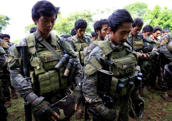 Philippines battles to retake city from Islamist rebels - Photos,Images ...