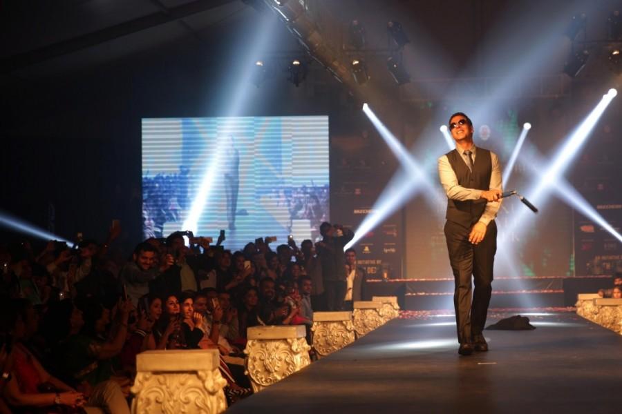 Bollywood actor Akshay Kumar walks the ramp for fashion designer Ramesh Dembla at the opening of the Luxury Style Week Men's Edition 2017 in Bengaluru on May 25, 2017. Akshay Kumar,actor Akshay Kumar,Akshay Kumar walks the ramp,Ramesh Dembla,Luxury Style Week,Luxury Style Week Men's Edition 2017,Bollywood actor Akshay Kumar