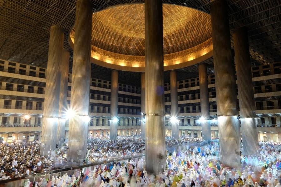 Indonesian Muslims pray for the first day of the fasting month of Ramadan at Istiqlal Mosque in Jakarta, Indonesia, May 26, 2017. Ramadan,Ramadan 2017,ramadan 2017 in india,Happy Ramadan,Muslims begin fasting,holy month of Ramadan,fasting