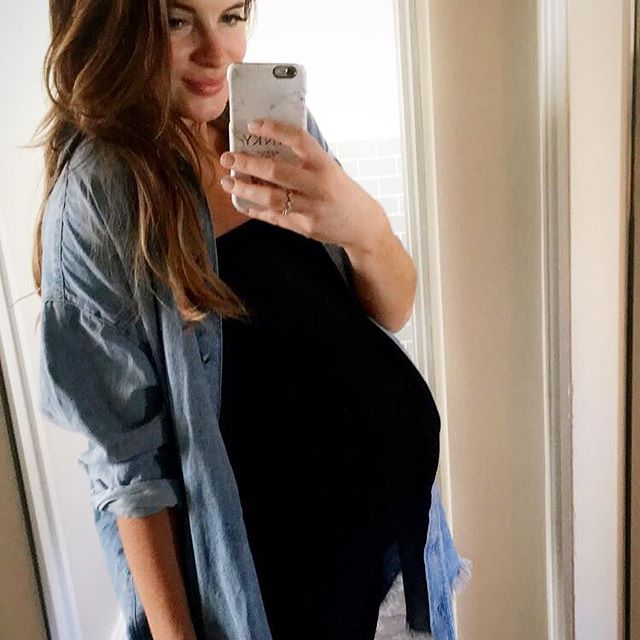TV personality Pregnant Binky Felstead flaunts her baby bump. Pregnant Binky Felstead,Binky Felstead,Binky Felstead Pregnant,Binky Felstead flaunts her baby bump,Binky Felstead baby bump,Binky Felstead baby bump pics,Binky Felstead baby bump images,Binky Felstead baby bump stills,Binky Felstead baby bump pictures,Bi