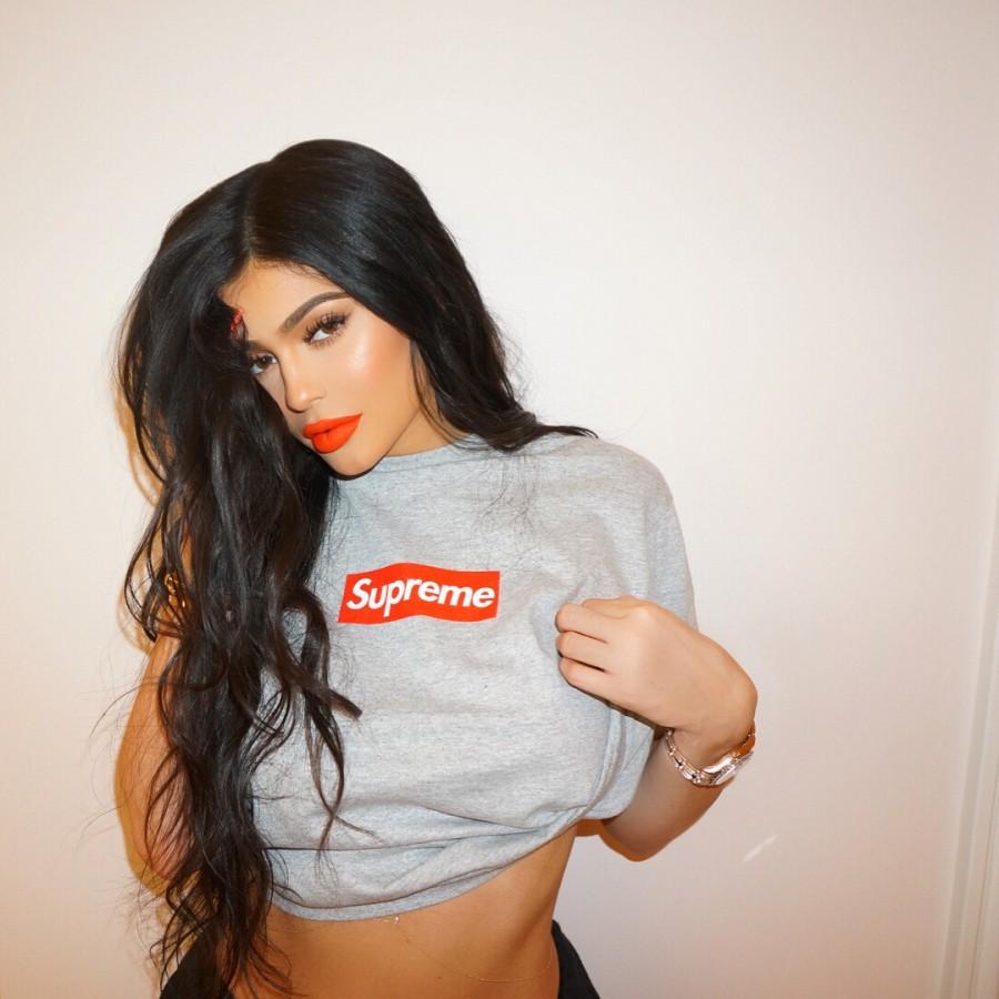 Kylie Jenner strikes a sultry pose with sister Khloe for the Koko lip collection. Kylie Jenner,Koko lip collection,Koko lip,Khloe Jenner,Kylie Jenner hot pics,Kylie Jenner hot images,Kylie Jenner hot stills,Kylie Jenner hot photos,Kylie Jenner hot pictures,Kylie Jenner bikini,Kylie Jenner bikini pics,Kylie Jenner bikini images,Kylie Je