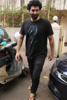 Bollywood actor Aditya Roy Kapoor snapped at Matrix office in Bandra, Mumbai, India on May 26, 2017.