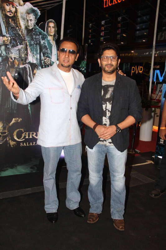 Bollywood actors Gulshan Grover and Arshad Warsi during the screening of Hollywood film Pirates of The Caribbean: Salazar's Revenge, in Mumbai on May 25, 2017. Arshad Warsi,Gulshan Grover,Neha Bhasin,The Caribbean: Salazar's Revenge,The Caribbean: Salazar's Revenge special screening,The Caribbean: Salazar's Revenge special screening pics,The Caribbean: Salazar's Revenge special screening imag