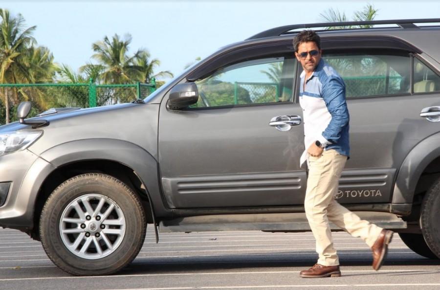 Music composed by Naveen, Cinematographer handled by Aravind Krishna, Producers: Passion Studios, Story-Direction: Arun Vaidhyanathan. Action King Arjun,Arjun,arjun sarja,Kurukshetram,Kurukshetram first look,Kurukshetram first look poster,Kurukshetram poster,Kurukshetram movie poster,Kurukshetram movie pics,Kurukshetram movie images,Kurukshetram movie stills,Kurukshetram movie pictures,K