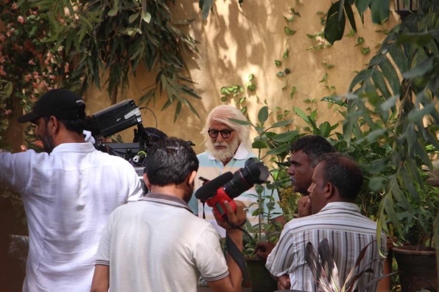 Bollywood actor Amitabh Bachchan spotted shooting for '102 Not Out' movie. Amitabh Bachchanm,Bollywood actor Amitabh Bachchan,actor Amitabh Bachchan,Amitabh Bachchan 102 Not Out,102 Not Out,102 Not Out First Look twitter reactions,amitabh bachchan 102 Not Out,102 Not Out pics,102 Not Out images,102 Not Out stills,102 Not Out pic