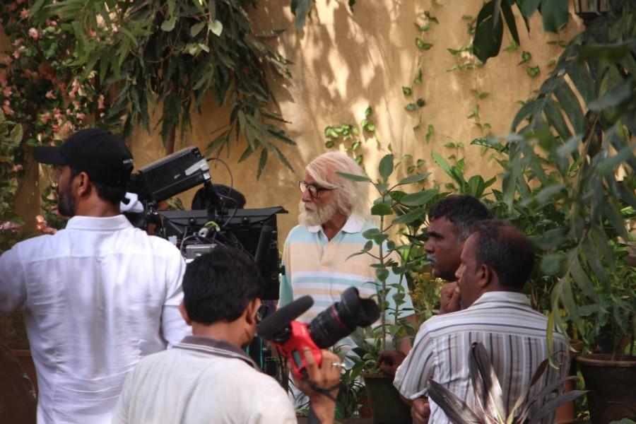 Bollywood actor Amitabh Bachchan spotted shooting for '102 Not Out' movie. Amitabh Bachchanm,Bollywood actor Amitabh Bachchan,actor Amitabh Bachchan,Amitabh Bachchan 102 Not Out,102 Not Out,102 Not Out First Look twitter reactions,amitabh bachchan 102 Not Out,102 Not Out pics,102 Not Out images,102 Not Out stills,102 Not Out pic