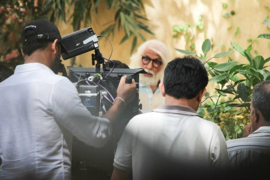 Bollywood actor Amitabh Bachchan spotted shooting for '102 Not Out' movie. Amitabh Bachchanm,Bollywood actor Amitabh Bachchan,actor Amitabh Bachchan,Amitabh Bachchan 102 Not Out,102 Not Out,102 Not Out First Look twitter reactions,amitabh bachchan 102 Not Out,102 Not Out pics,102 Not Out images,102 Not Out stills,102 Not Out pic
