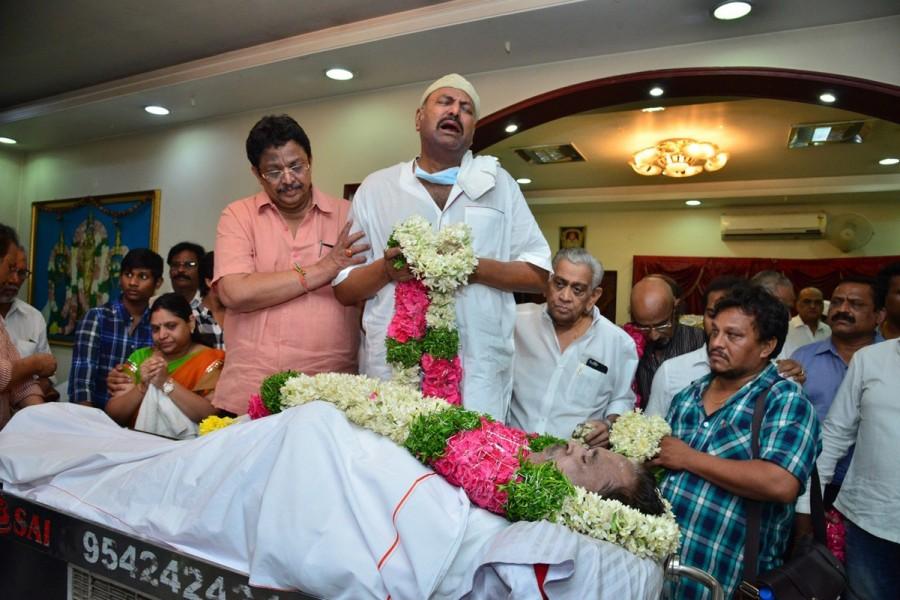 Well-known Telugu film director and former Union Minister of State for Coal Dasari Narayana Rao died here on Tuesday after prolonged illness. He was 75. Rao, who holds Limca World Record for directing the most films, died at a private hospital due to health complications. According to doctors at Krishna Institute of Medical Sciences (KIMS), he died at 7 p.m. due to sudden cardiac arrest while undergoing treatment. Venkatesh,Mohan Babu,Tarun,Ali,Manchu Manoj,C Kalyan,Dasari Narayana Rao,dasari narayana rao death,last respect to Dasari Narayana Rao,dasari narayana rao passes away,dasari narayana rao died
