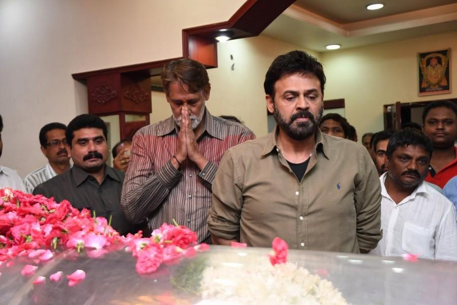 He planned to make a biopic on late Tamil Nadu Chief Minister J. Jayalalithaa. Rao, who was a Minister in the Manmohan Singh government, was also chargesheeted in the coal scam. Rao's death plunged the Telugu film industry into gloom. Veteran actor Mohan Babu, who was one of the actors introduced by Rao, broke down. Veteran actor Vijayashanti, Venkatesh, several others actors, producers and directors rushed to Rao's Jubliee Hills residence to pay their last respects. The last rites will be performed at Rao's farm house at Chevella near Hyderabad on Wednesday with full state honours. Venkatesh,Mohan Babu,Tarun,Ali,Manchu Manoj,C Kalyan,Dasari Narayana Rao,dasari narayana rao death,last respect to Dasari Narayana Rao,dasari narayana rao passes away,dasari narayana rao died